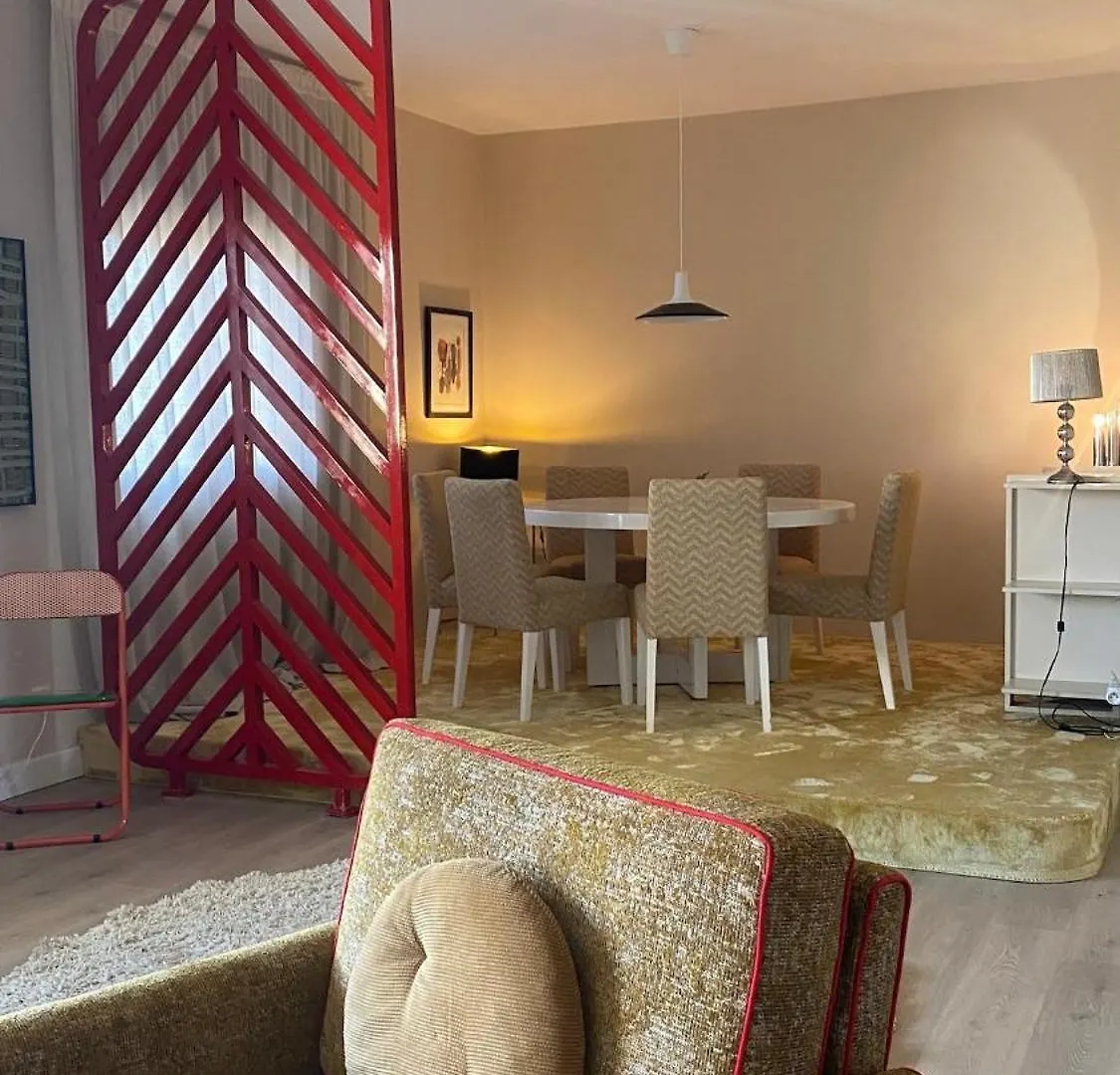 Spacious Apartment In Cil Casa Blanca